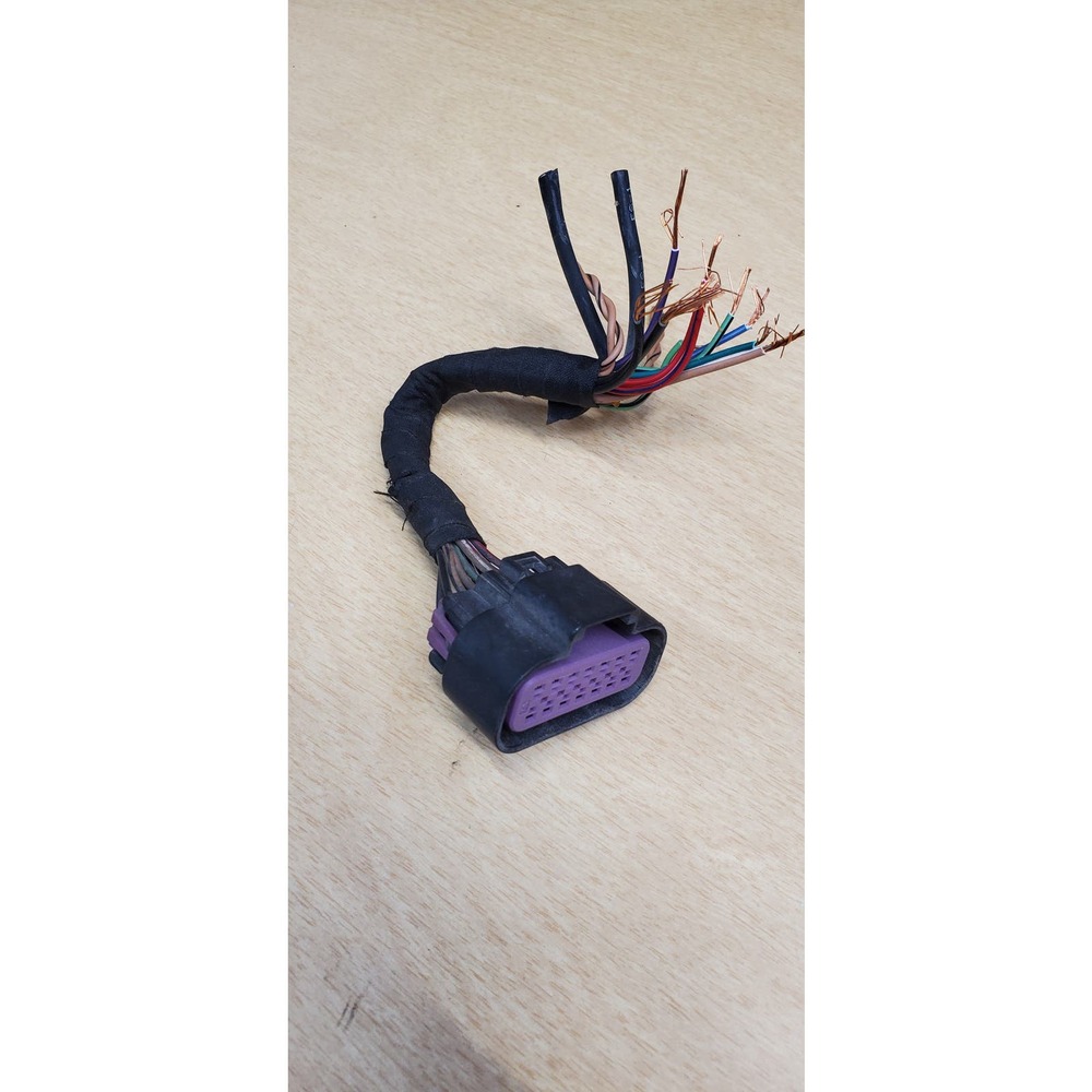 2008-2012 Buick Enclave OEM Passenger RH Side HID Xenon 25872792 Wiring & Plug